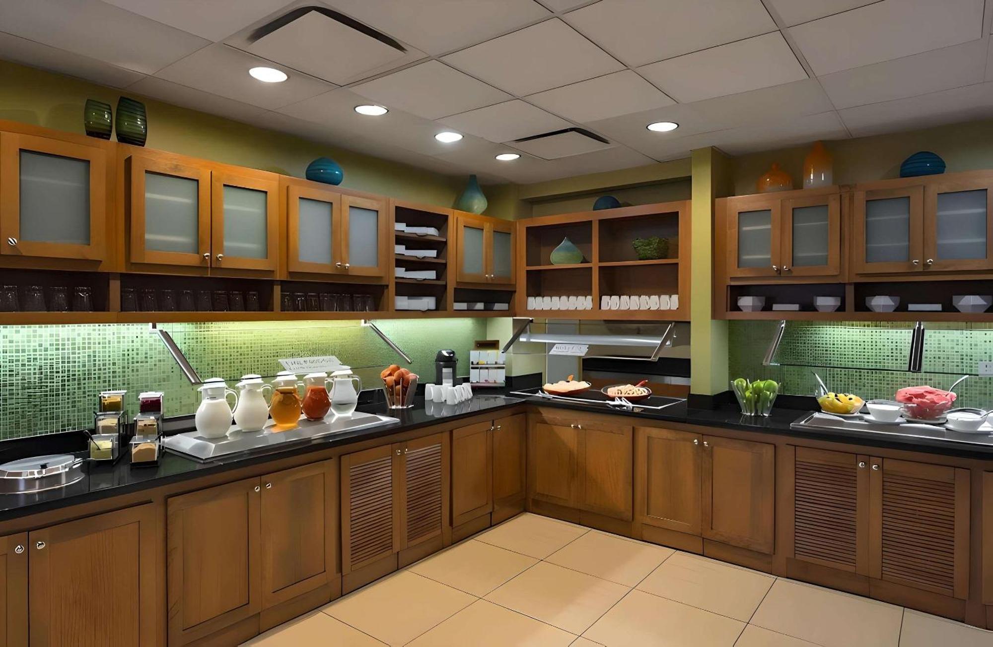 Comfort Suites Milwaukee West Εξωτερικό φωτογραφία