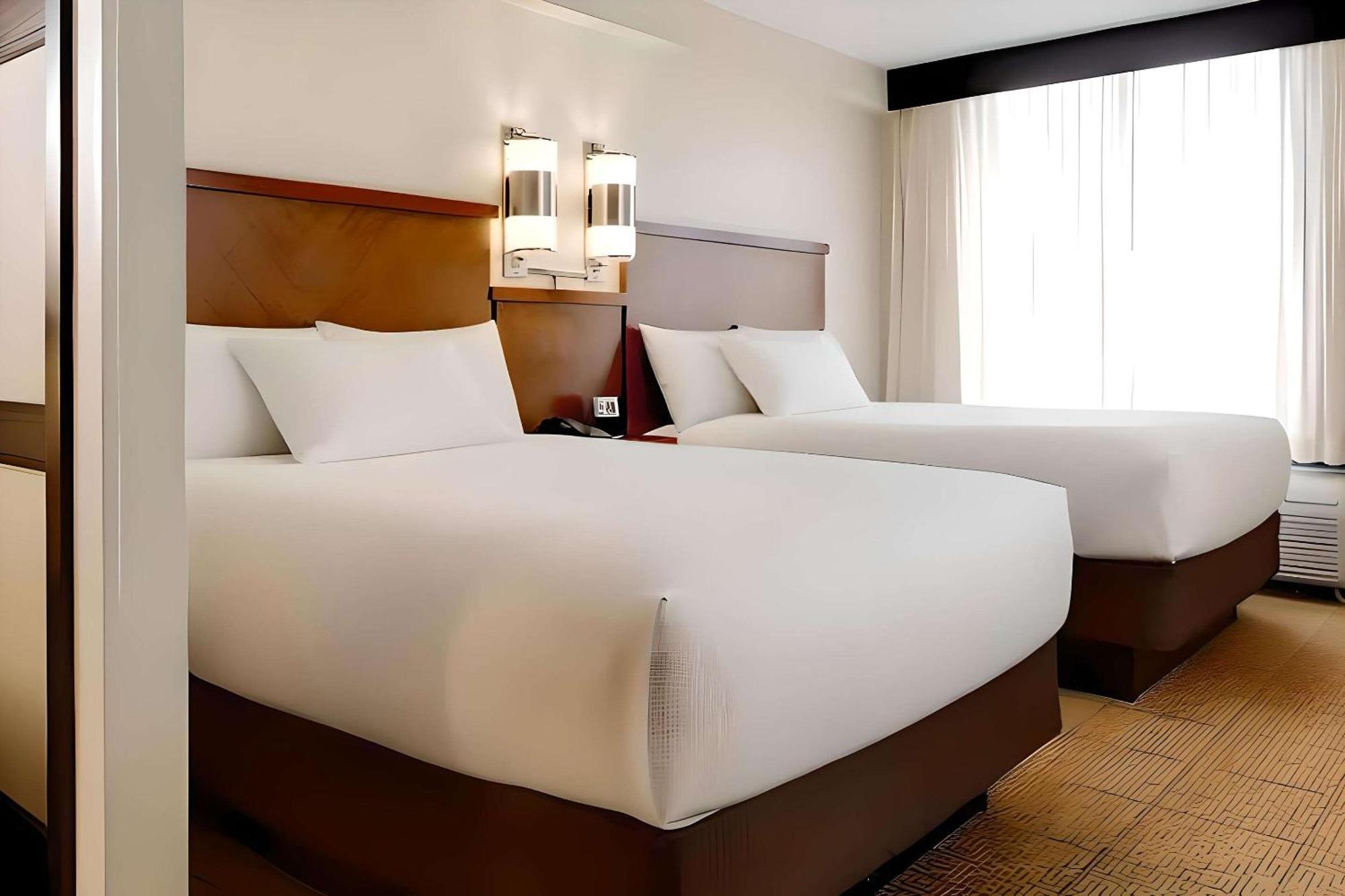 Comfort Suites Milwaukee West Εξωτερικό φωτογραφία