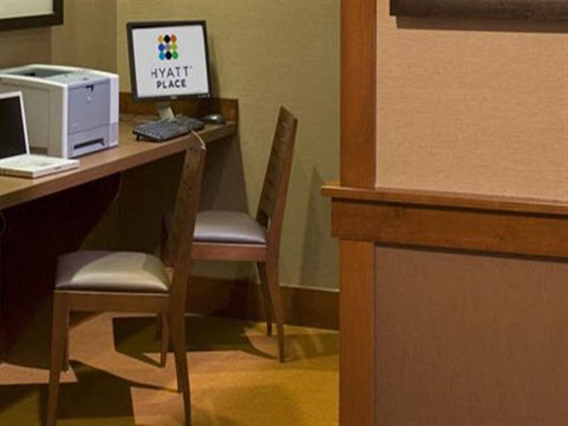 Comfort Suites Milwaukee West Εξωτερικό φωτογραφία