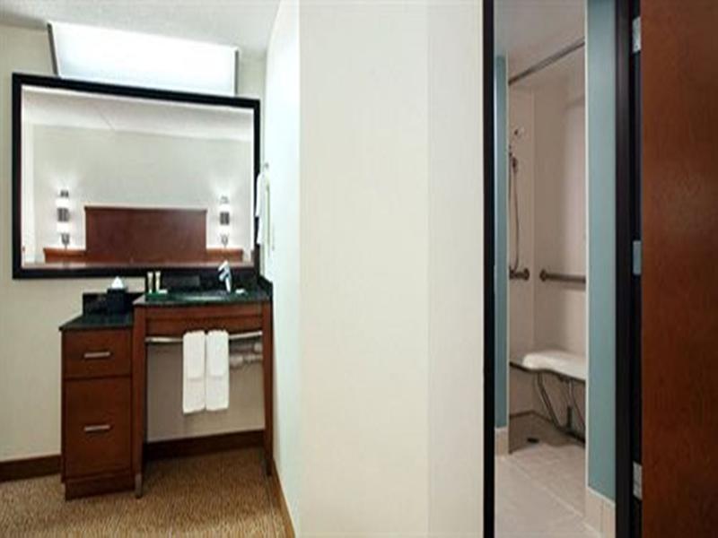 Comfort Suites Milwaukee West Εξωτερικό φωτογραφία