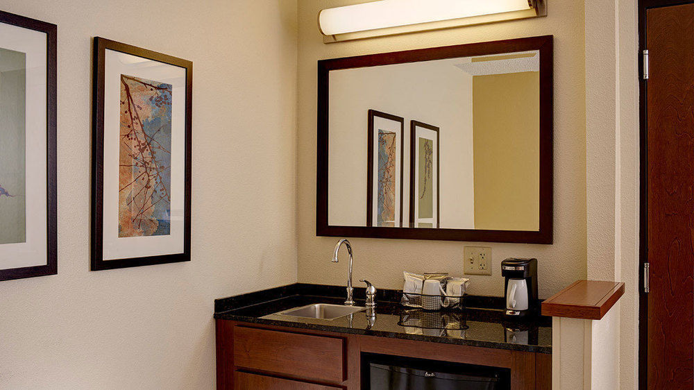 Comfort Suites Milwaukee West Εξωτερικό φωτογραφία